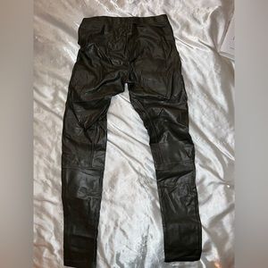 Aritzia / Wilfred free faux leather green leggings